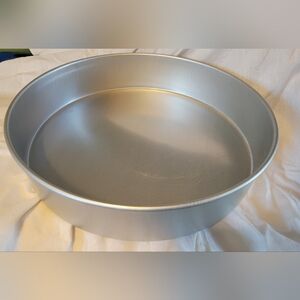 Wilton Performance Pan, 14" x 3" Aluminum Round Cake Pan